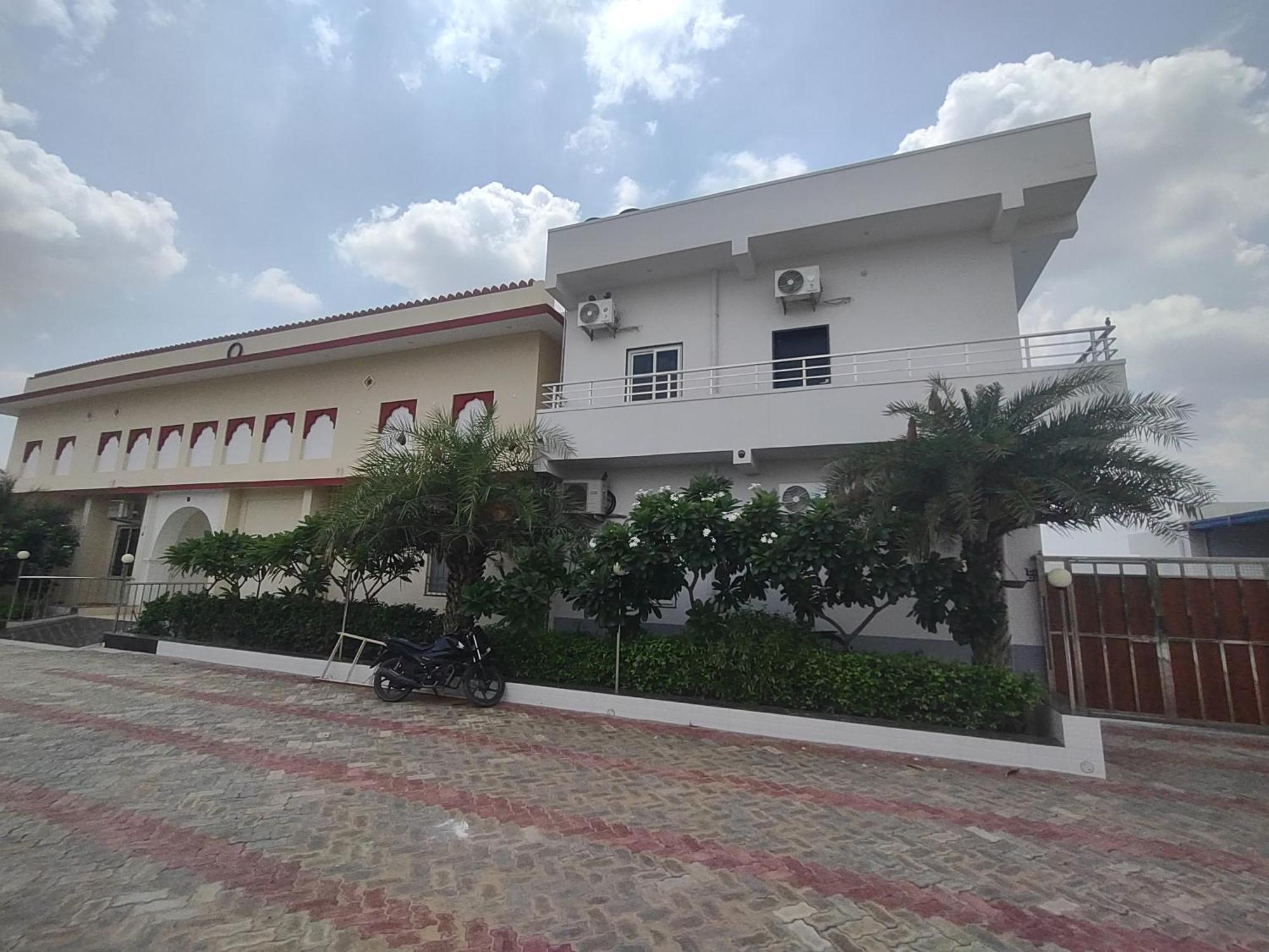Sangam Hotel Chirawa Екстер'єр фото